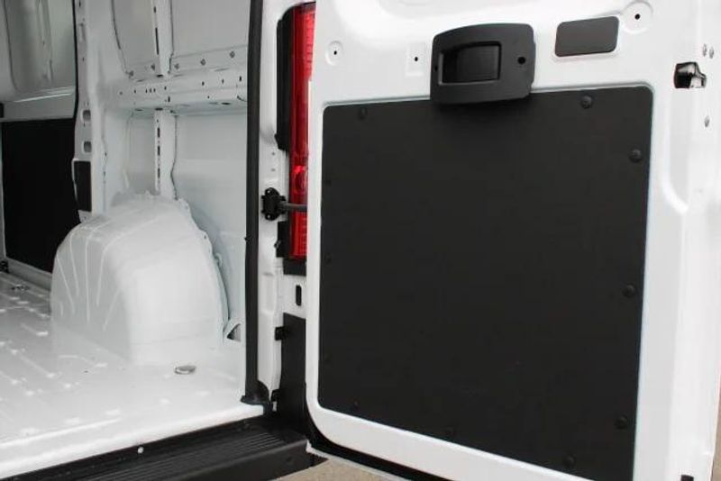 2025 RAM ProMaster 1500 Low Roof 118 WBImage 12