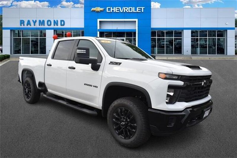 New 2025 Chevrolet Silverado 2500HD CustomImage 1