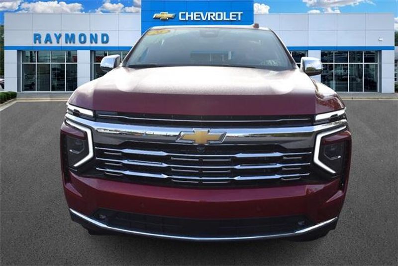 New 2026 Chevrolet Suburban PremierImage 8