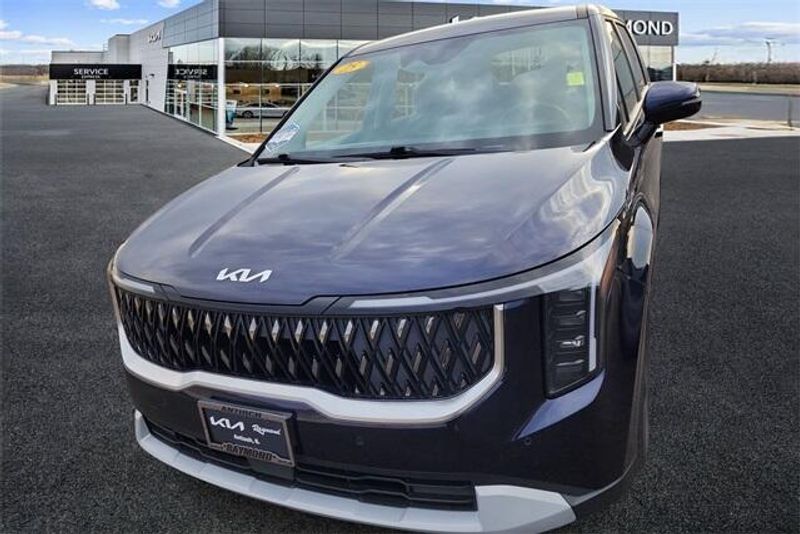 2025 Kia Carnival LXSImage 4