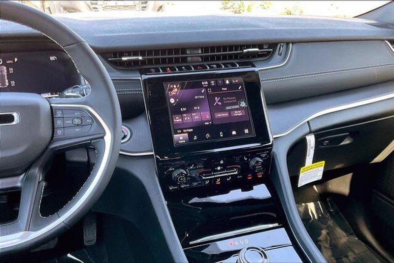 New 2026 Jeep Grand Cherokee Laredo X 4x4Image 5