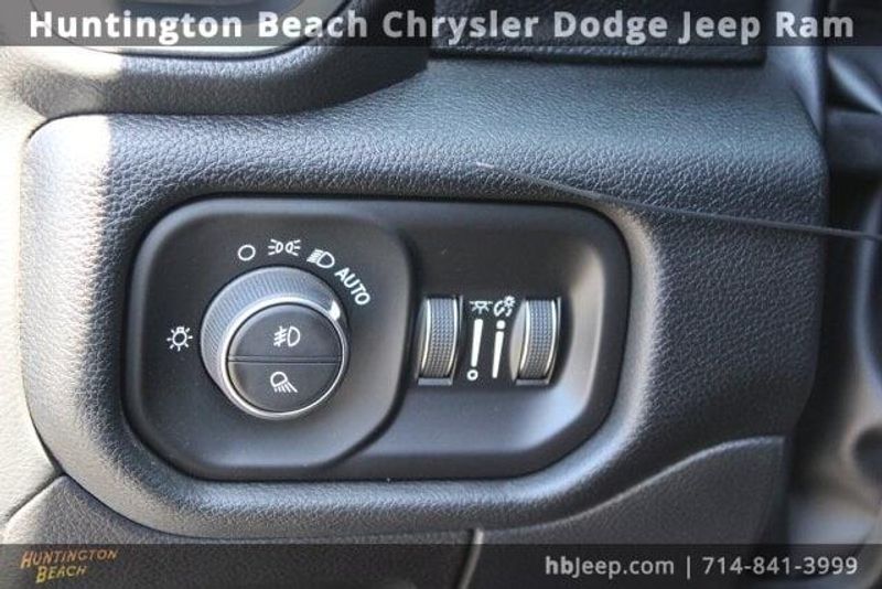 2022 RAM 1500 LaramieImage 18