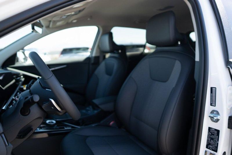 New 2026 Kia Niro LXImage 10