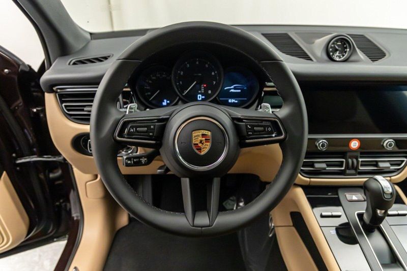 2024 Porsche Macan Image 15