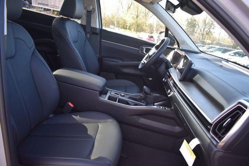 New 2026 Kia Sorento X-Line EXImage 16