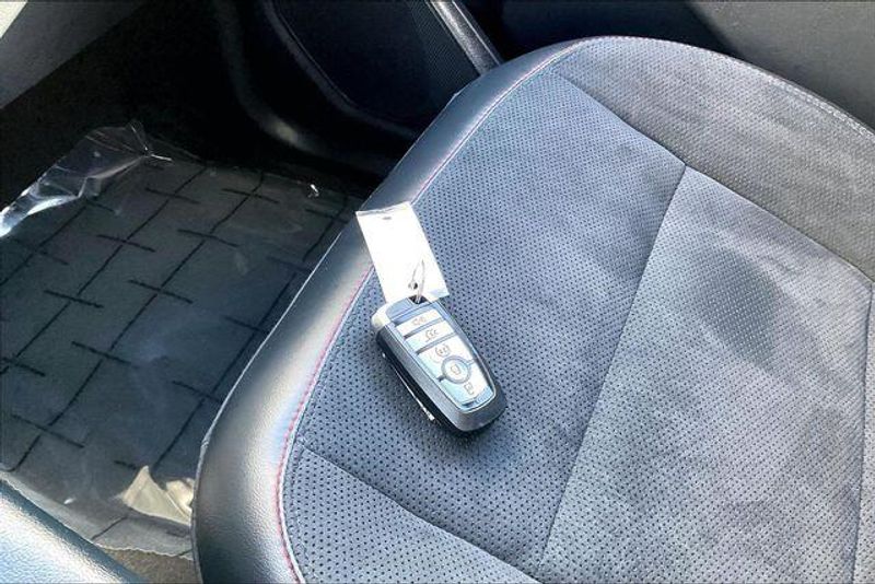 Used 2025 Ford Explorer STImage 11