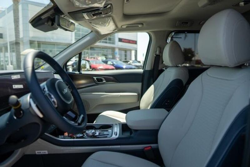 2026 Kia Carnival Hybrid SX PrestigeImage 10