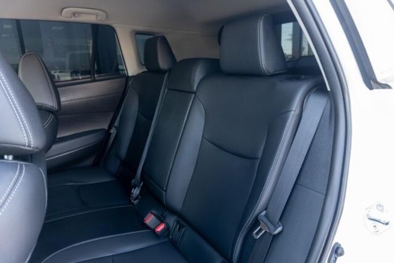 Used 2022 Toyota Corolla Cross XLEImage 14