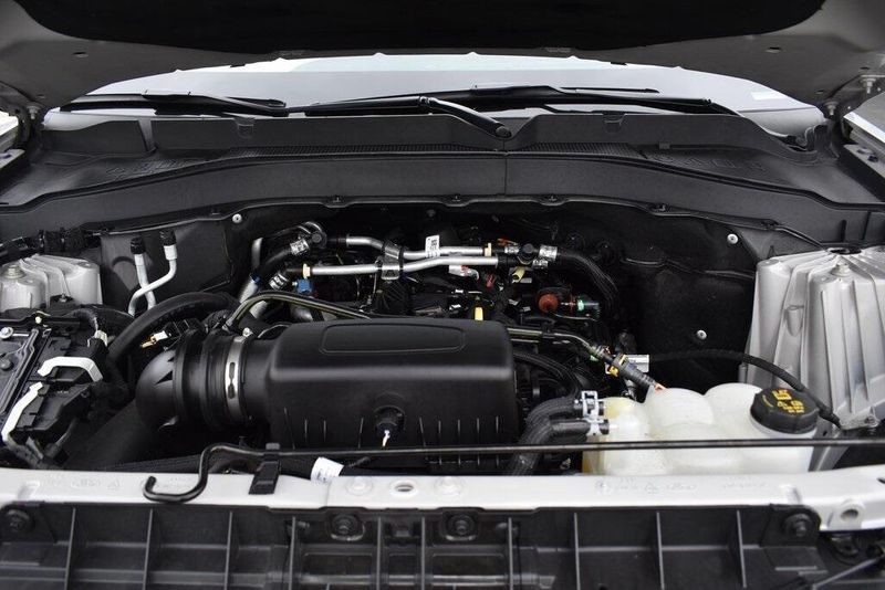 Used 2022 Ford Explorer XLTImage 24