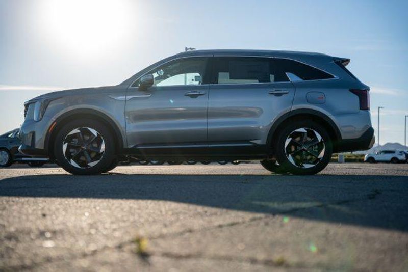 New 2026 Kia Sorento Hybrid EXImage 4