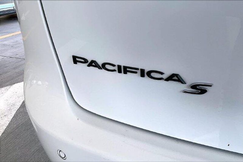 Used 2023 Chrysler Pacifica Hybrid LimitedImage 31