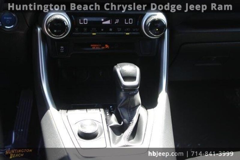 2022 Toyota RAV4 Hybrid SEImage 15