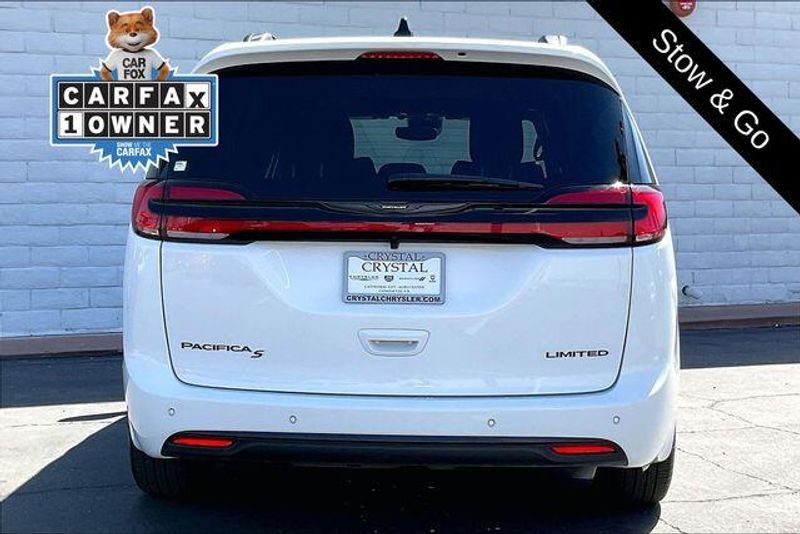 Used 2026 Chrysler Pacifica LimitedImage 3