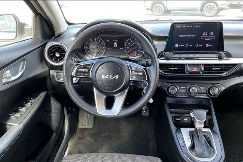 Used 2023 Kia Forte LXSImage 4