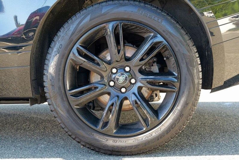 2022 Land Rover Range Rover Velar P250 R-Dynamic S photo 14