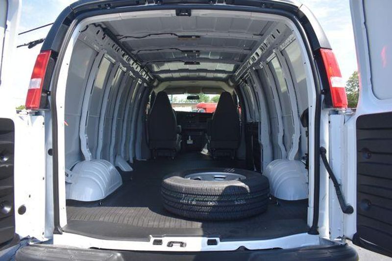 New 2025 Chevrolet Express 2500 Work VanImage 16