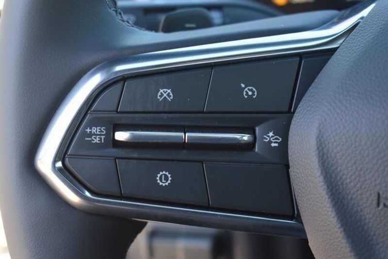 New 2026 Chevrolet Suburban PremierImage 33