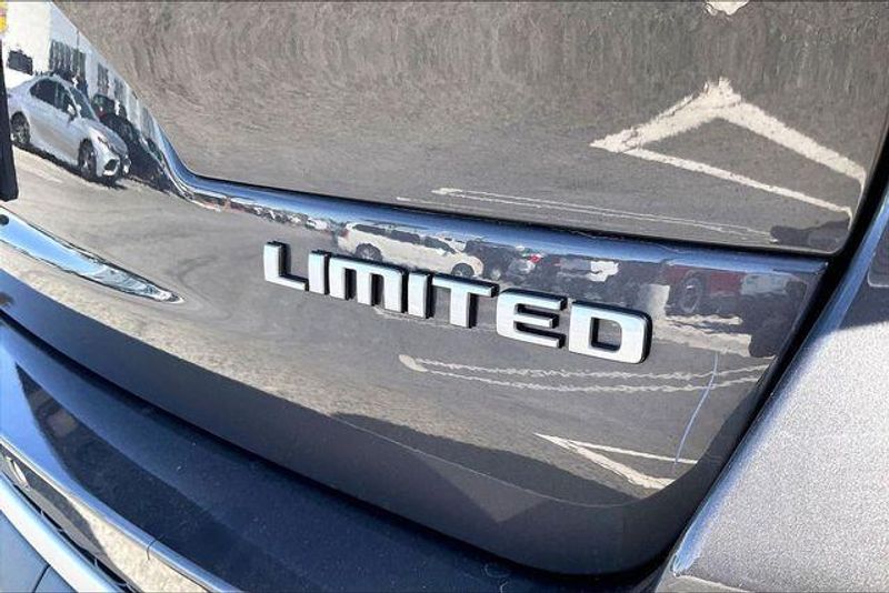 New 2026 Jeep Grand Cherokee L Limited 4x4Image 13