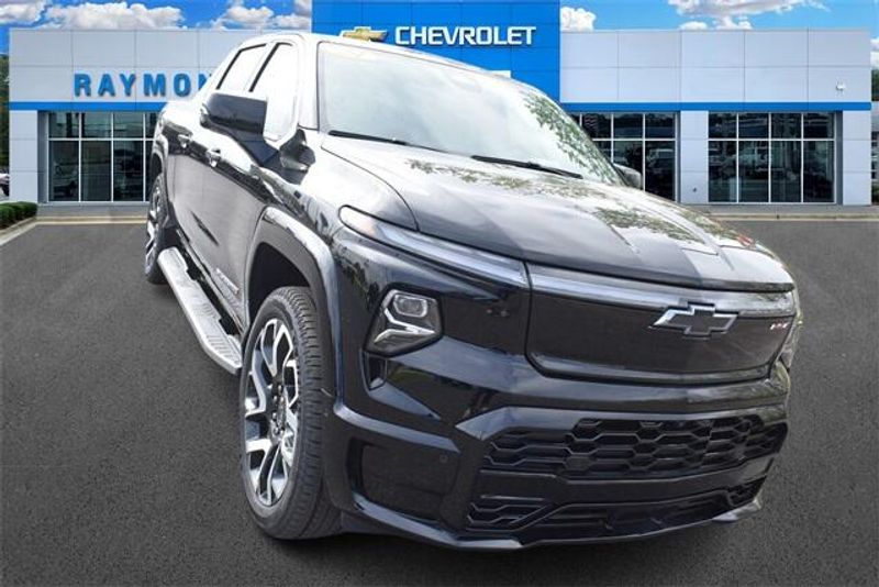 2024 Chevrolet Silverado EV RSTImage 9