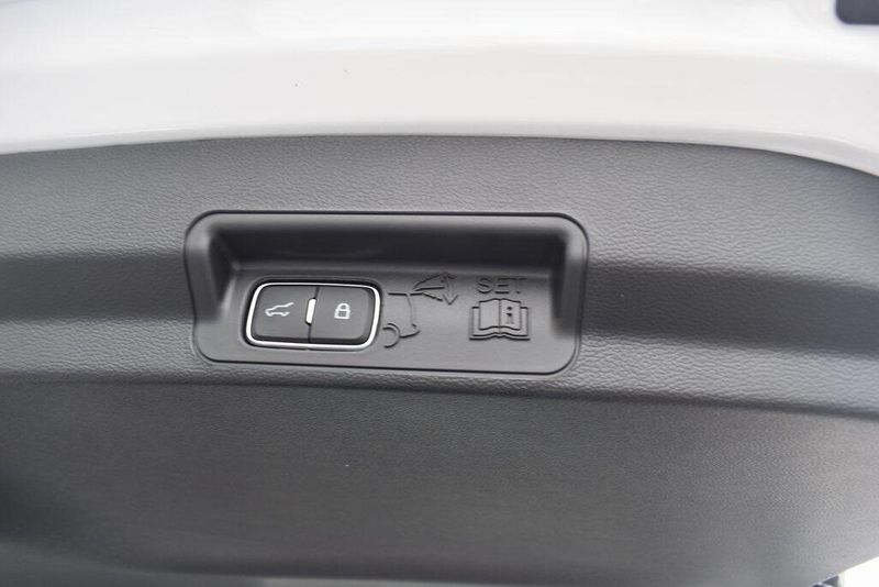 New 2025 Ford Explorer ActiveImage 6