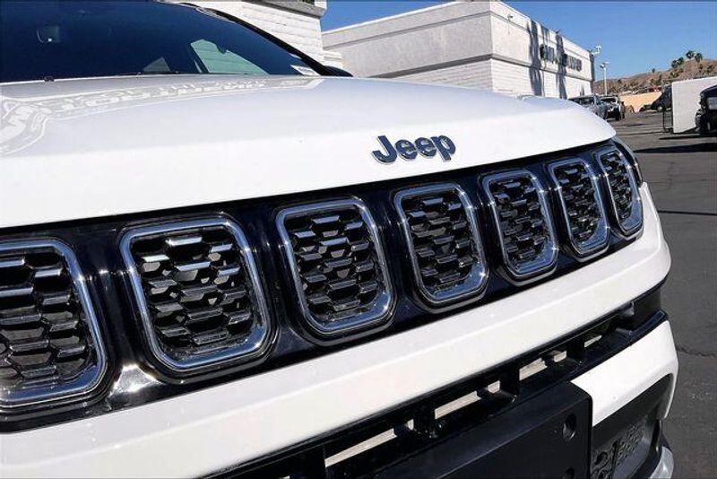 Used 2025 Jeep Compass LimitedImage 30