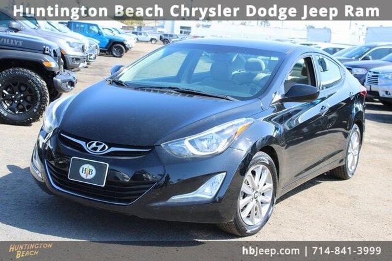 2014 Hyundai Elantra SEImage 8