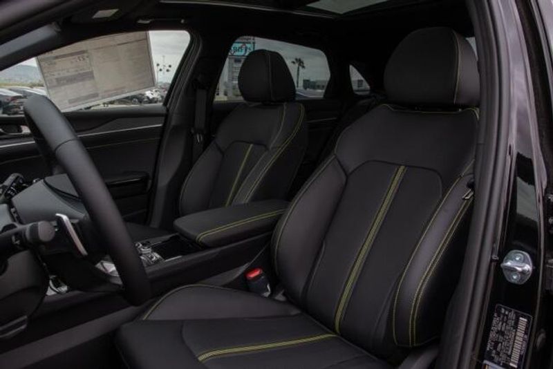 2025 Kia K5 GTImage 10