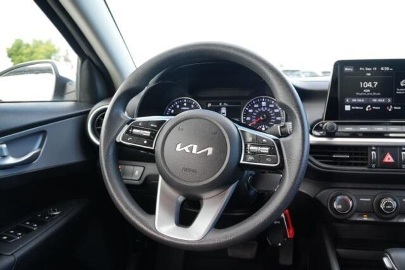 Used 2023 Kia Forte LXSImage 17