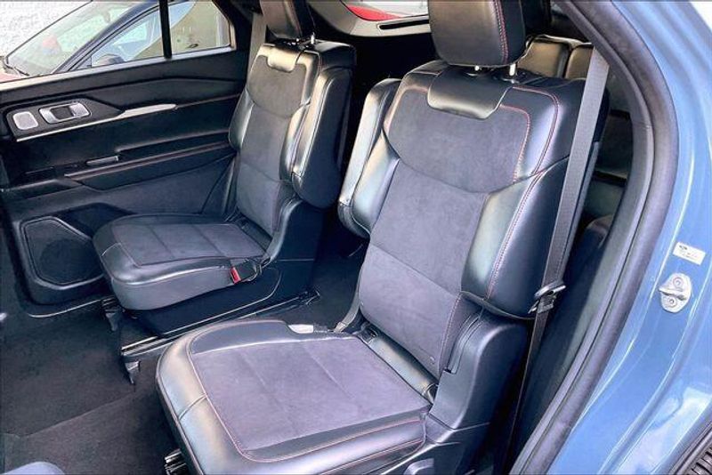 Used 2025 Ford Explorer STImage 25