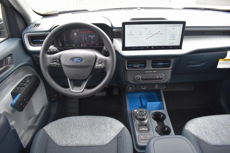 New 2025 Ford Maverick XLTImage 10
