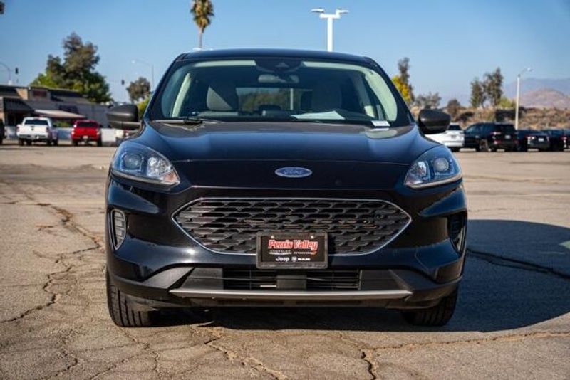 Used 2022 Ford Escape SEImage 2