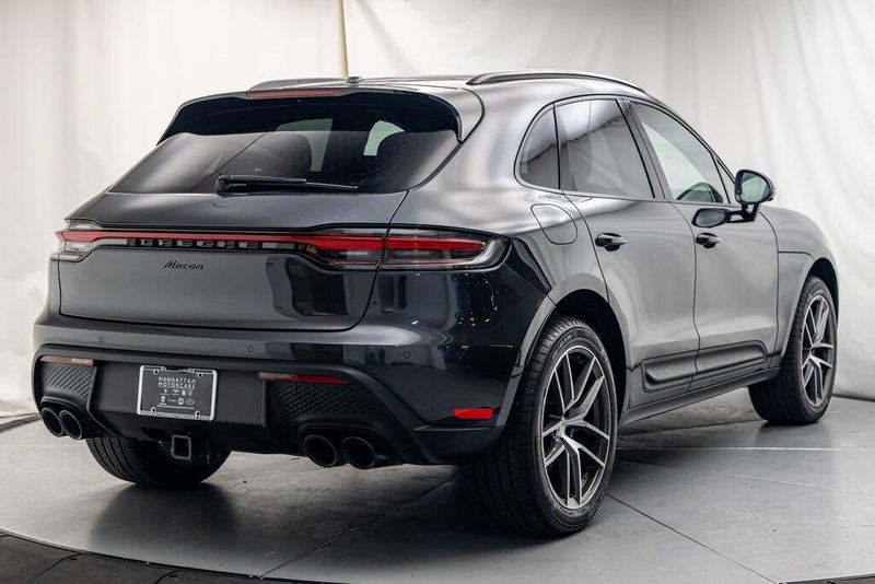 2024 Porsche Macan BaseImage 5