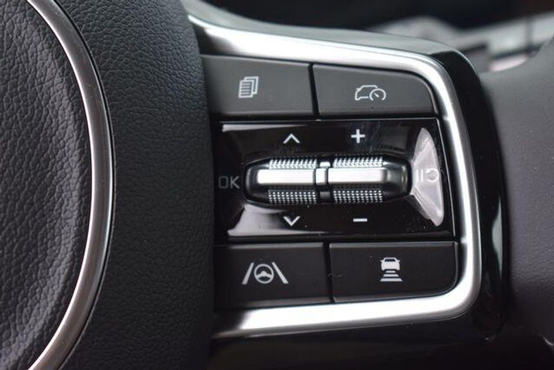 New 2026 Kia Carnival EXImage 28