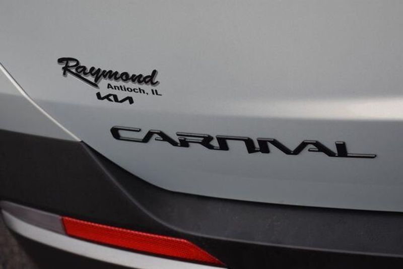 New 2026 Kia Carnival Hybrid SXImage 18