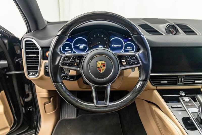 2021 Porsche Cayenne BaseImage 15