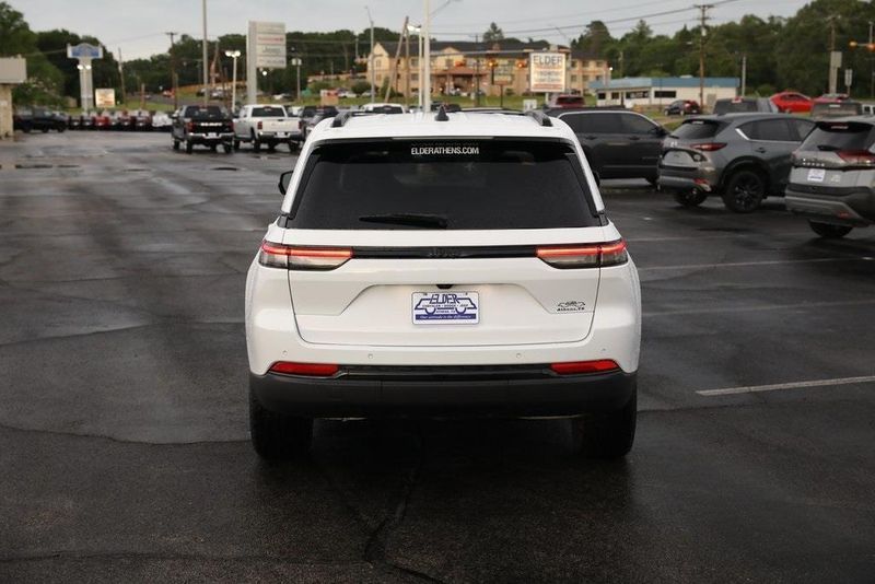 2025 Jeep Grand Cherokee Altitude 4x2Image 6