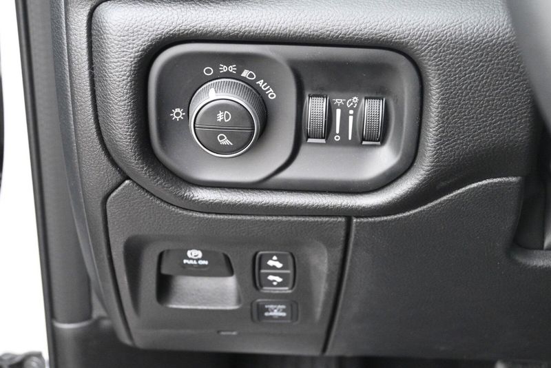 2025 RAM 1500 LaramieImage 24