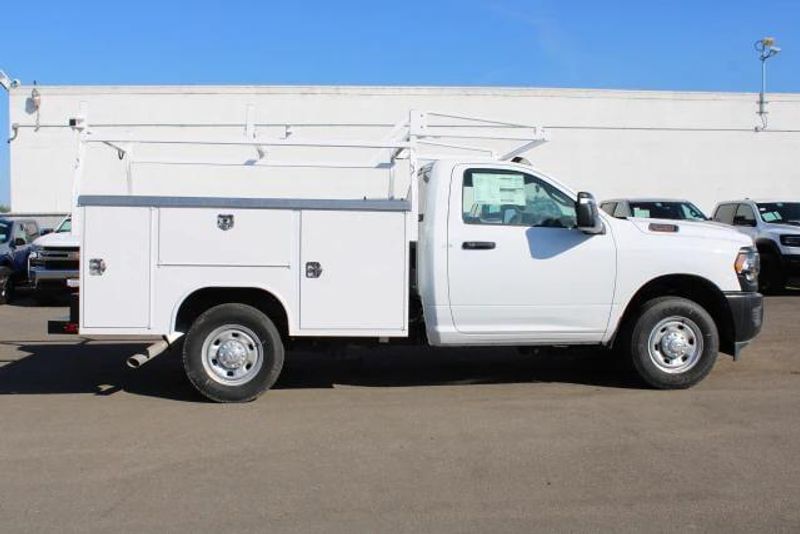 2023 RAM 2500 Tradesman Regular Cab Harbor BodyImage 7