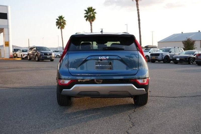 New 2025 Kia Niro EXImage 6