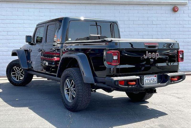 Used 2024 Jeep Gladiator MojaveImage 9