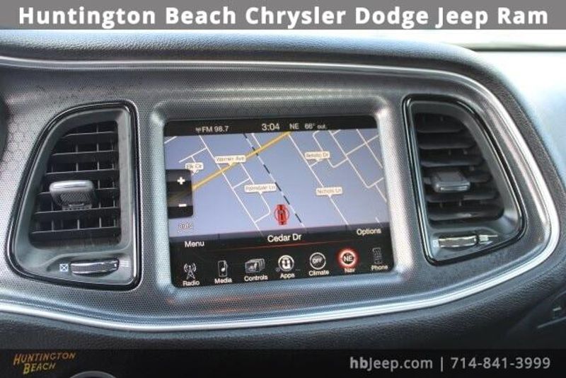 2015 Dodge Challenger SXTImage 26
