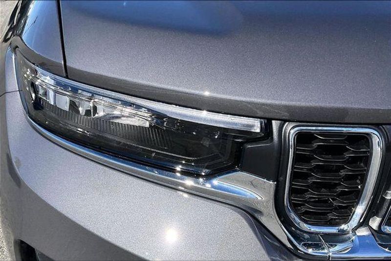 New 2026 Jeep Grand Cherokee Laredo X 4x4Image 11