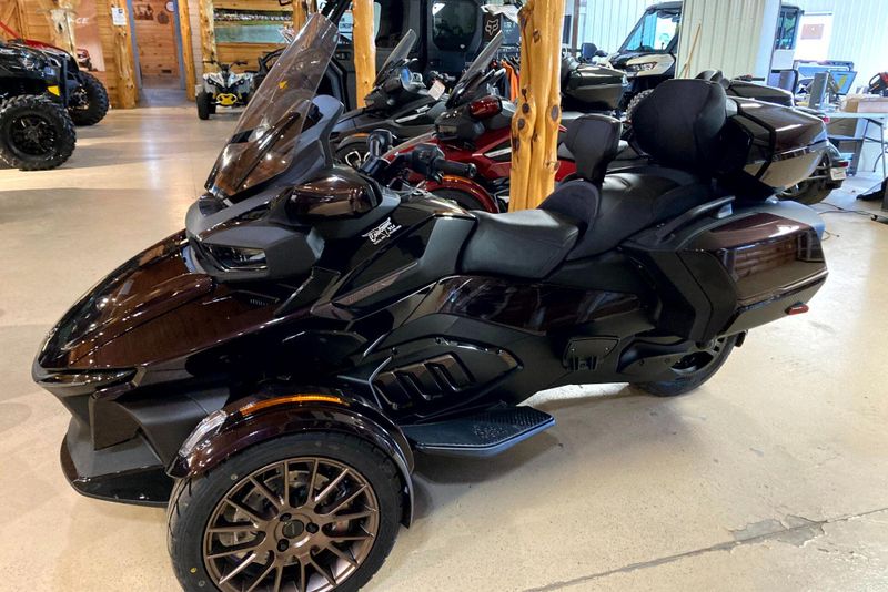 2025 CAN-AM SPYDER RT SEATOSKY DUSK METALLIC 