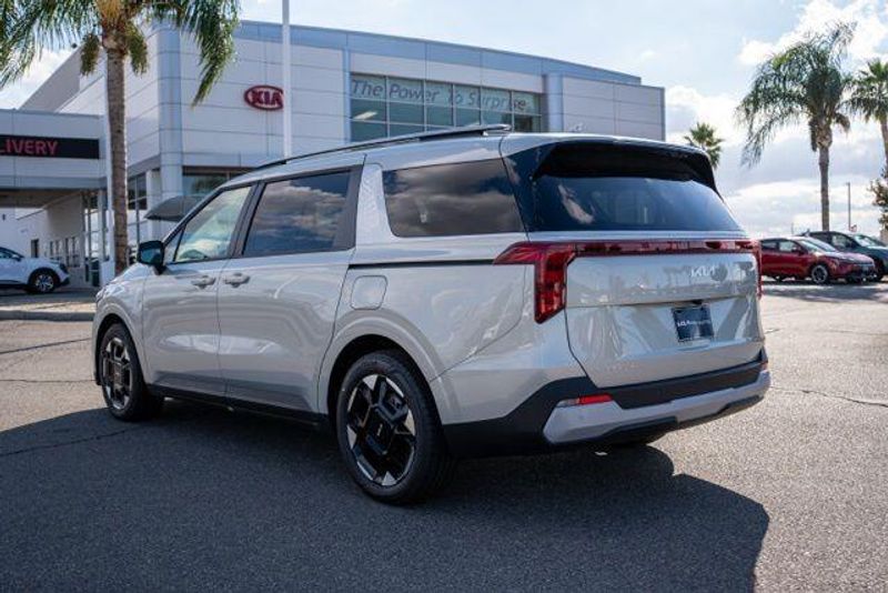 New 2026 Kia Carnival EXImage 5