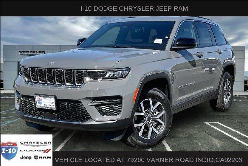 New 2027 Jeep Grand Cherokee Laredo X 4x4Image 1