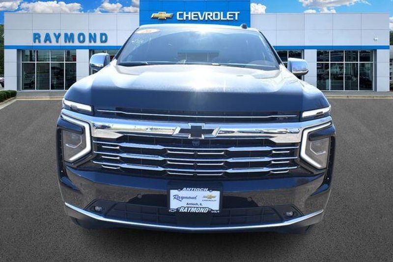 New 2026 Chevrolet Suburban PremierImage 9