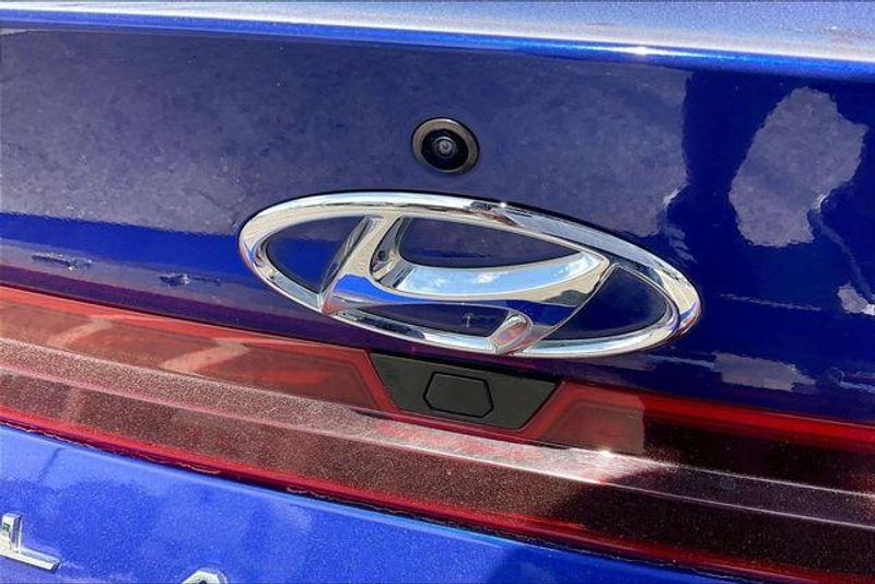 Used 2023 Hyundai Elantra SELImage 31