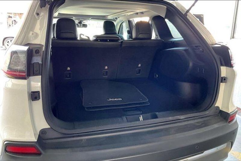 Used 2019 Jeep Cherokee LimitedImage 34