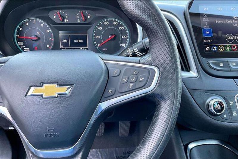 Used 2022 Chevrolet Malibu LTImage 19