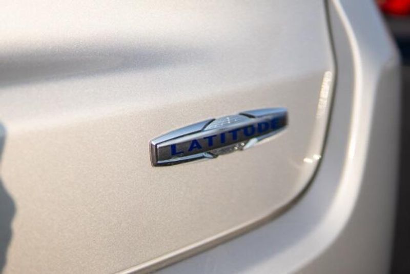 New 2025 Jeep Compass LatitudeImage 10